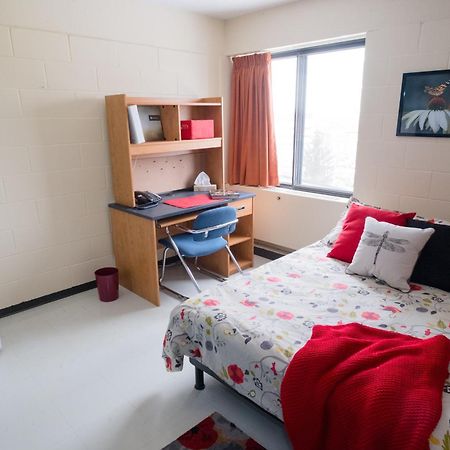 فندق Au Campus شيربروك المظهر الخارجي الصورة
